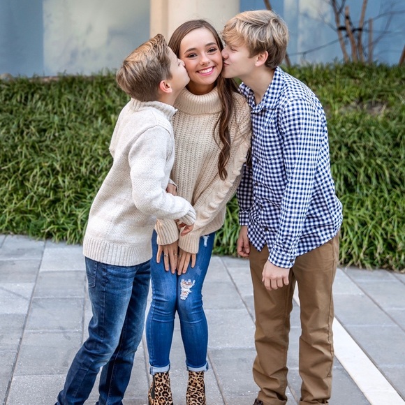 Meet your Posher, Leah - Picture 3 of 7